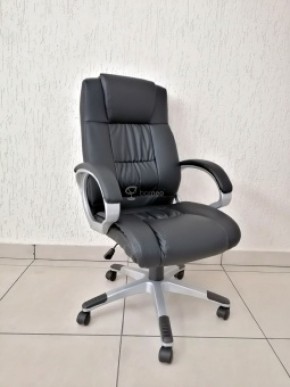 Кресло Barneo K-6 для руководителя (черная экокожа) в Нягани - nyagan.ok-mebel.com | фото