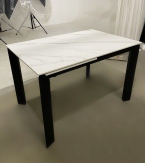 Стол CORNER 120 MATT WHITE MARBLE SOLID CERAMIC / BLACK, ®DISAUR в Нягани - nyagan.ok-mebel.com | фото 2